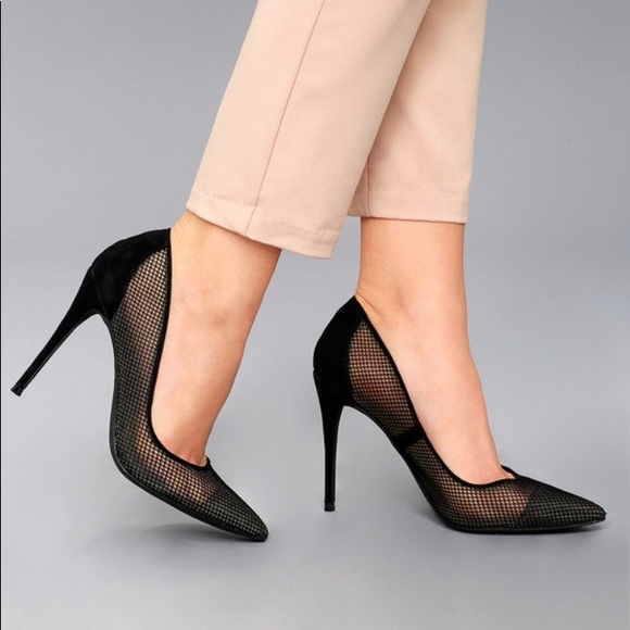 mesh black pumps